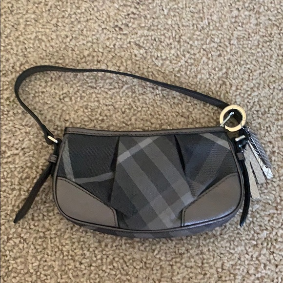 NWOT Authentic 2008 Burberry clutch with keychain - Picture 1 of 12